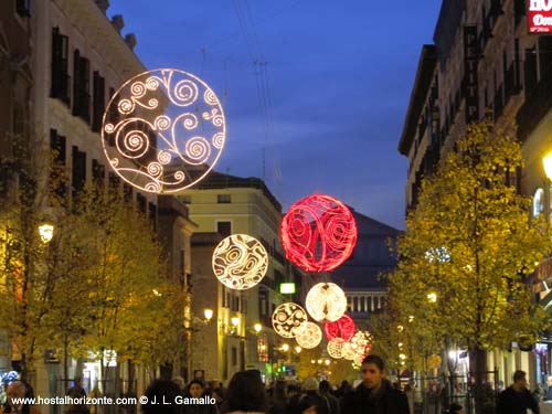 Calle Arenal Mercado de Navidad Madrid Luces  Spain