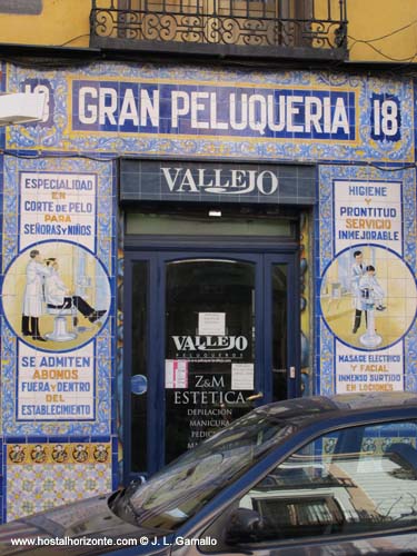 antigua peluqueria azulejos Mercado de Anton Martin Madrid Spain