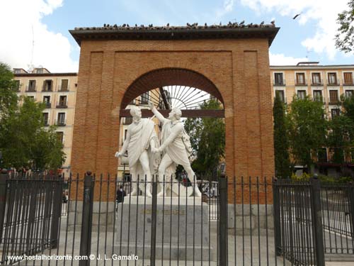 Parque de Monteleón. Monumento a Daoiz y Velarde.