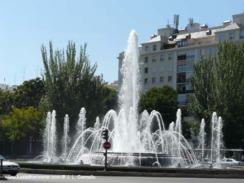 Fuente de la plaza de San Juan de la Cruz Madrid Spain