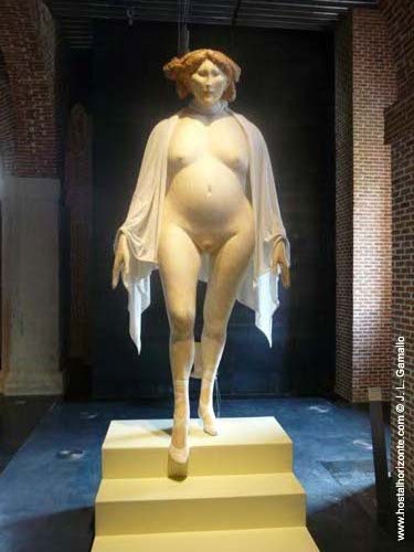 Venus de mármol. Exposición Cornelis Zitman. Cuartel del Conde Duque Madrid.