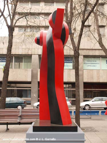 Escultura Sophia Varia Paseo de la Castellana Madrid Spain